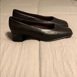 White Stag brown block heels dress shoes size 7.5